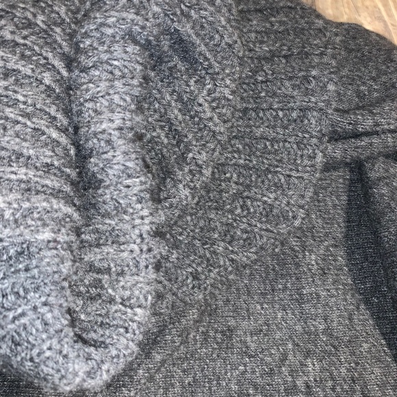 Cowl Neck Sweater ❄️ - Picture 3 of 4